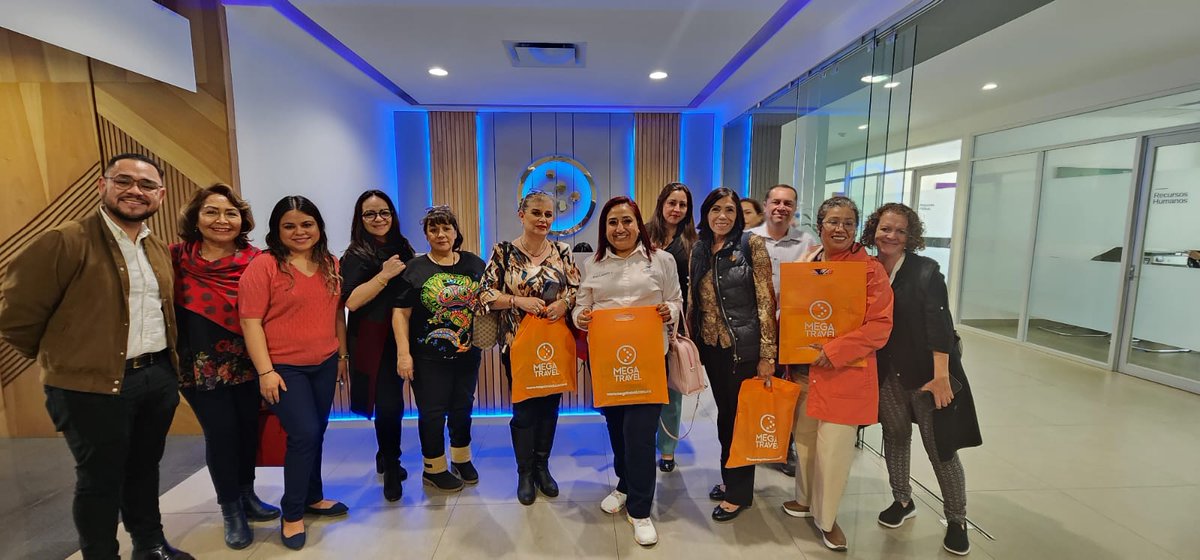 eyilmaz_mx's tweet photo. En Mega Travel, nos gusta estar en constante comunicación con nuestros Amigos, Agentes de Viajes. Invitamos a algunos de ellos a nuestras oficinas la semana pasada. Según el plan, Agentes de #Puebla , #Pachucha y #Toluca estuvieron con nosotros.  Tuvieron una sesión de capacitación y  conocieron personalmente a los ejecutivos que les atienden.  💪😊
@MegaTravel_MX #marcamoseldestino ##somosincreíbles