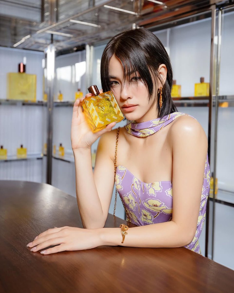 thasornofficial's tweet photo. 💖
IG Update: emiamily
꒰ #Emiamily @emiamily ꒱
#VersaceFragrances #Vercase https://t.co/eQp0TU4wm4