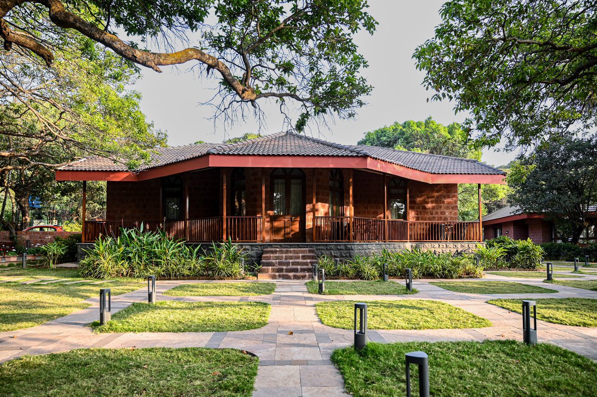 mudezign's tweet photo. A resort set in the midst of the forest with geometric landscape that meanders through the levels creating clusters of rooms in minimal yet traditional motifs. #resort #mahabaleshwar                                             Project Details:
Resort area: 4.5 acres https://t.co/yBbbNGNixK