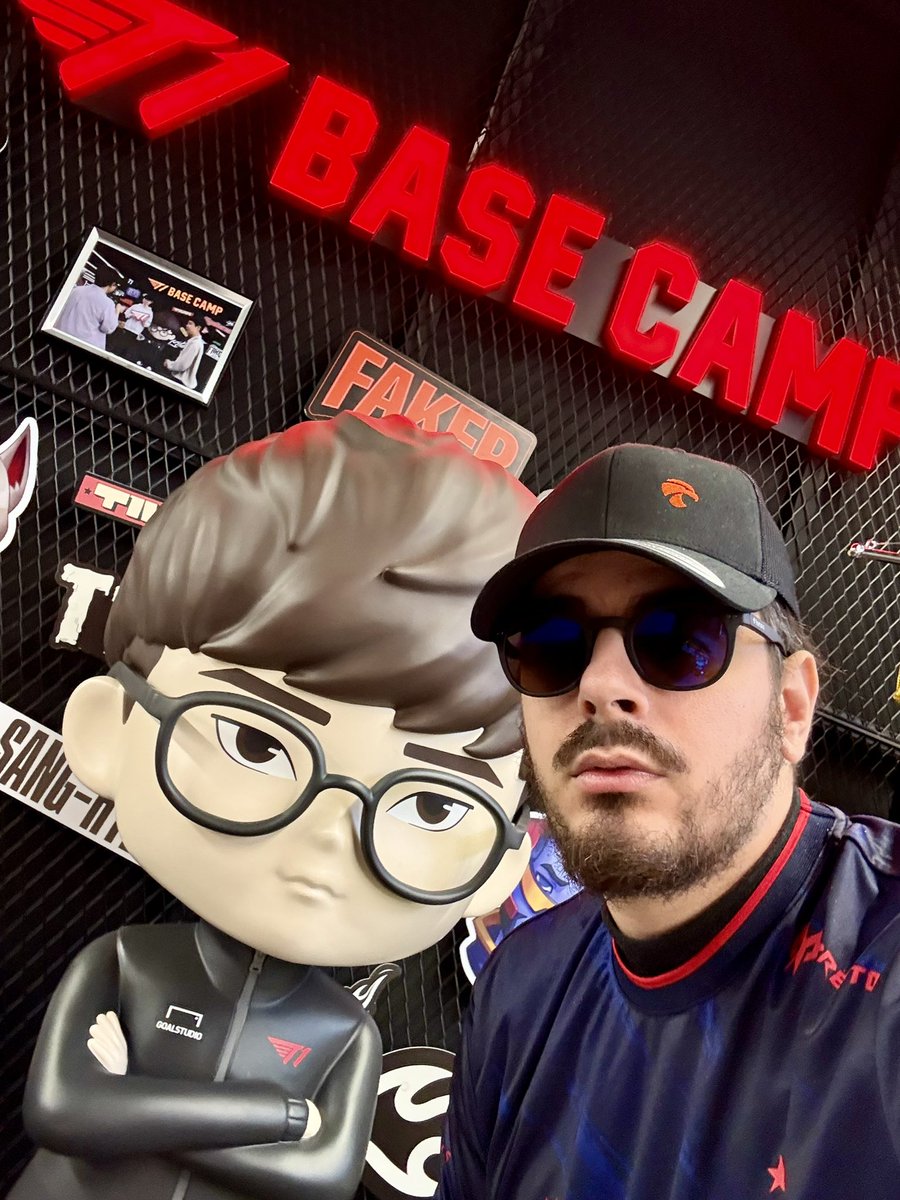 AenotFR's tweet image. 🎁 Concours Aenot x Horus X  

En tant qu'ambassadeur de la marque, j'ai le plaisir de vous faire gagner des lunettes. (2 Lunettes aux choix) 

Pour participer :  Follow :

@AenotFR + @HorusX_Gaming 

RT + FAV le tweet  (TAS le 25/02/2025)  
#Publicité #Giveaway