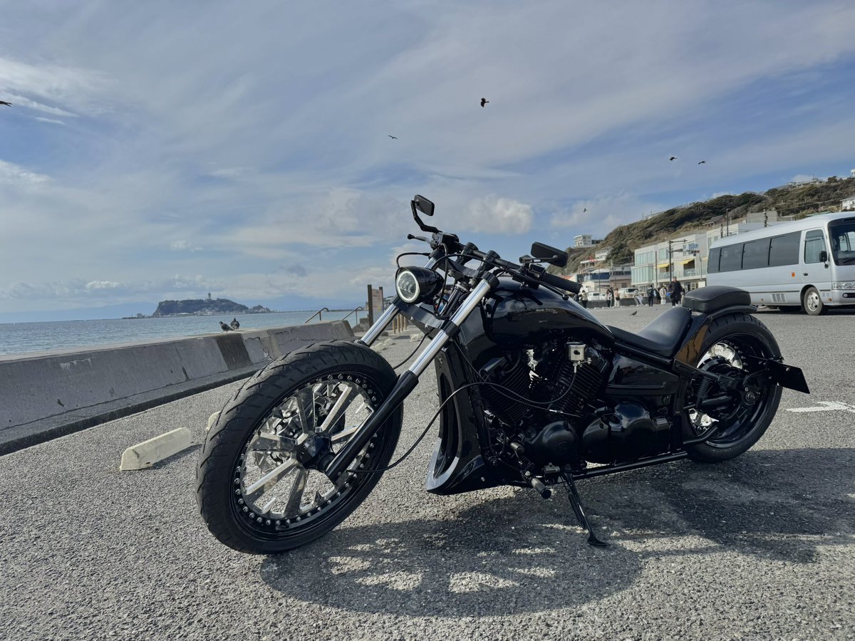k_ds400c's tweet photo. 先日納車後初ソロツーリングに行ってきましたー！
久しぶりに海沿いをバイクで走ってめちゃくちゃ気持ちよかった…
やっぱバイクっていいなぁ〜 https://t.co/kHzbR27H3s
