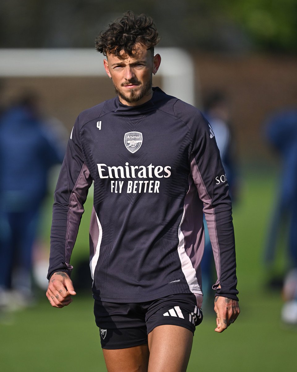 Arsenal's tweet photo. Down to business 💼

📍 Sobha Realty Training Centre https://t.co/cj3u9mXw3M