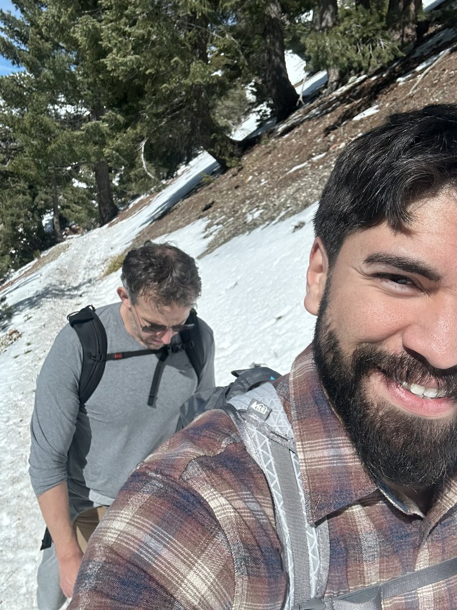luisvenegasart's tweet image. One of my favorite hikes is SoCal #hiker #hikingadventures #hike #mountain #SnowMan #snowday