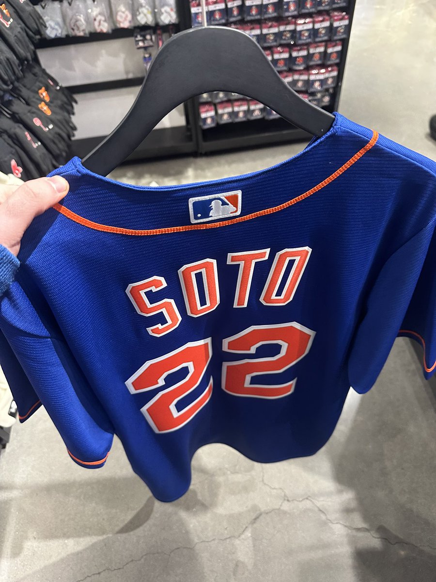 SconeCocks tweet media