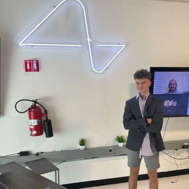 Entangled Web tweet media