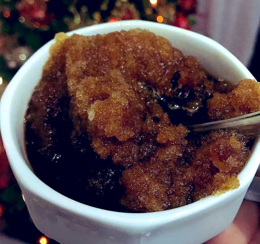 “Sono cresciuto in una terra crudele dove la neve si mescola al miele”.

La scirubetta calabrese è forse la più antica forma di gelato. Si prepara utilizzando della neve aromatizzata con miele di fichi o in alternativa con succo d'arancia, oppure limone e zucchero o caffè e zucc.