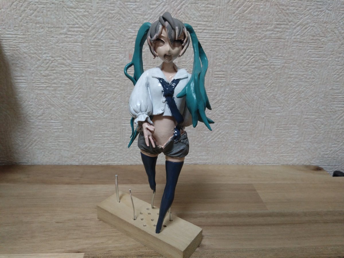 MynkFigure's tweet photo. 自作フィギアに向け🫠
Season5 【初音ミク】

題材📝　ゆるふわな感じ٩(๑´3｀๑)۶
材料📝　スカルピー　　٩(๑´3｀๑)۶

12夜目🌛
配色のイメージを決めました🫠
修正しながら進めていきます٩(๑´3｀๑)۶
それでは…🌛 https://t.co/eVPvwTiAwf