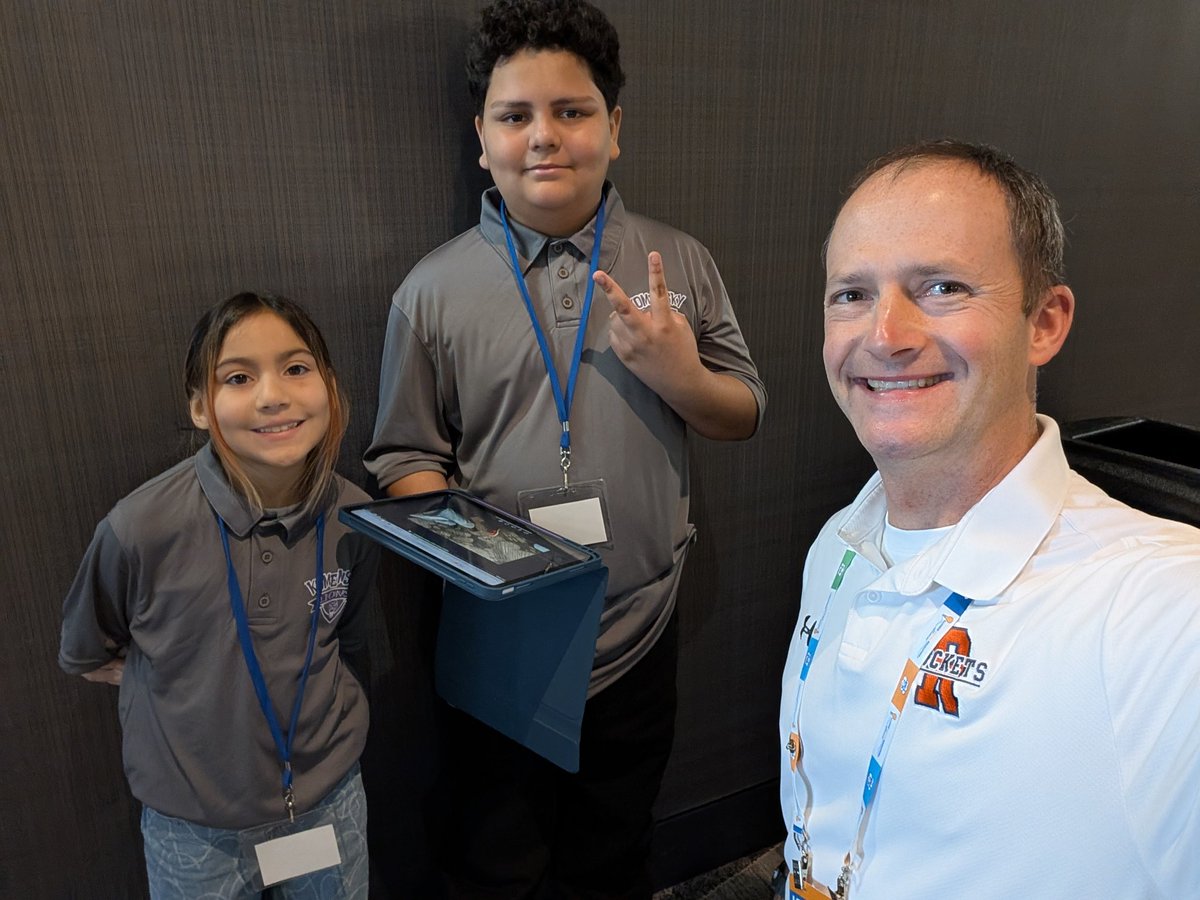 Chris Johnson (@c_johnson007) on Twitter photo Just leveled up my broadcasting skills thanks to these awesome 5th graders from Komensky Elementary. <a href="/KomenskyLions/">Komensky School</a> #ideacon25 Just leveled up my broadcasting skills thanks to these awesome 5th graders from Komensky Elementary. <a href="/KomenskyLions/">Komensky School</a> #ideacon25