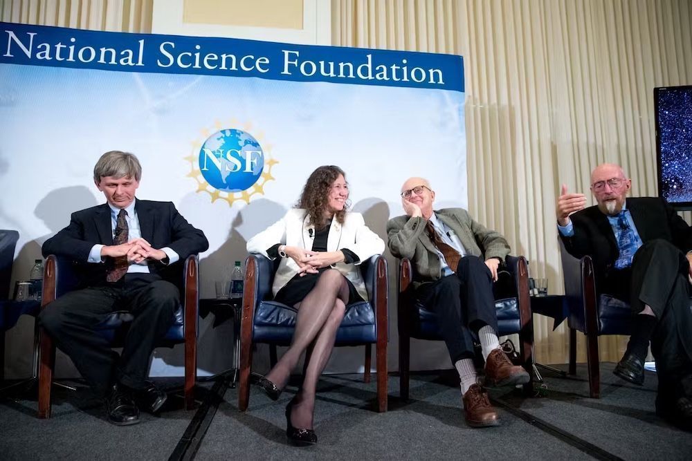 From February 17 in The Conversation: America has already lost its #global competitive edge in #science and funding #cuts proposed in early 2025 "may further a precipitous #decline," according to Arizona astronomer Chris Impey:
buff.ly/433OuuD

📸 AP Photo/ Andrew Harnik.