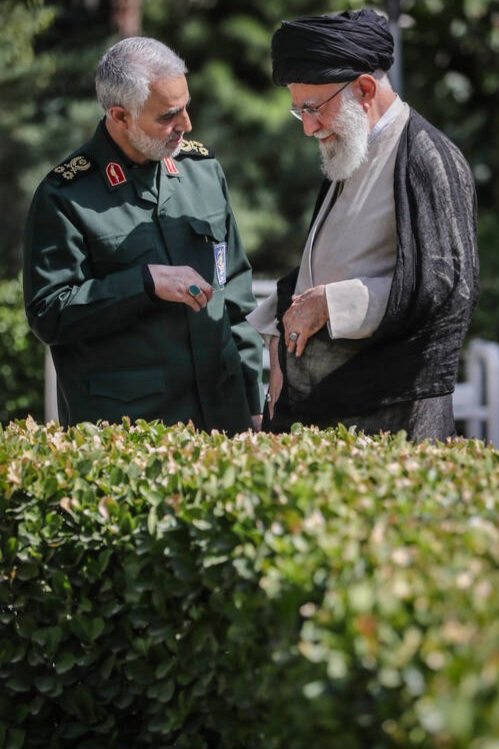 به پای سرو خود دارم،هوای جانفشانی را
#حمايت_انقلابى 
#فالوبک_تضمینی