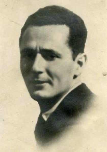 ANPIRomaPosti's tweet photo. #GianAttilioDallaBona, dottore in medicina, dopo l'#Armistizio entrò in una delle div. "Garemi".
Il #21febbraio 1944 venne arrestato dai fascisti dopo aver curato due #patrioti e due fascisti delle #BN.Torturato brutalmente per 2 giorni venne fucilato il #23febbraio a #Recoaro. https://t.co/eHXLDorI7w