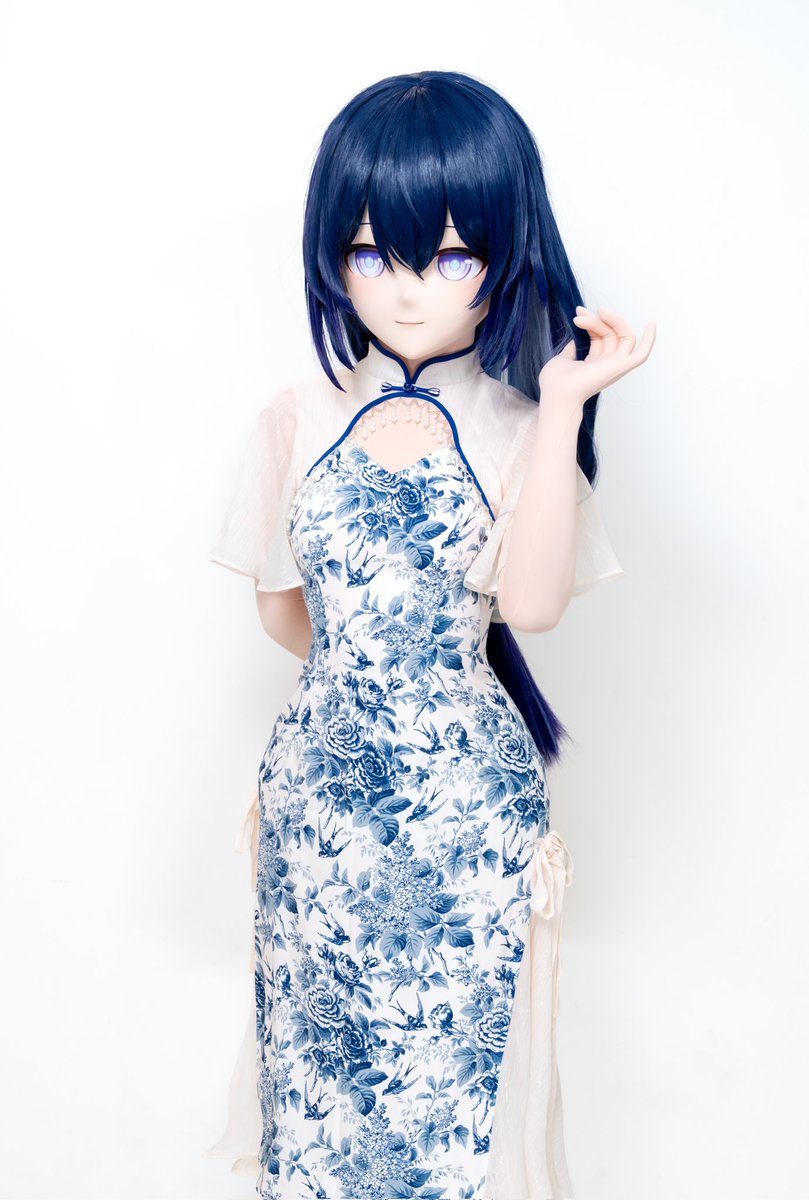 旗袍果然还是得垫一垫
📷&amp;后期：<a href="/Jing_Lluo/">鲸珞</a> 
#kigurumi #seele