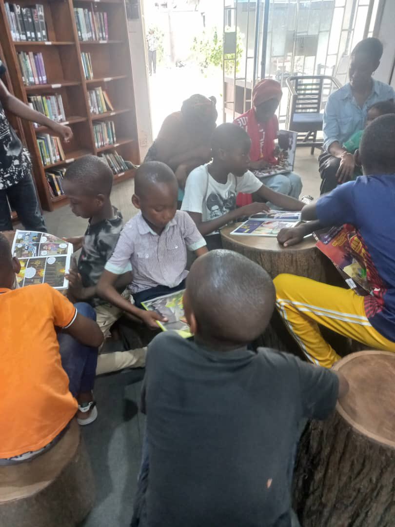 ZODML's tweet image. 📚 📚 A Special Saturday at the Green Library! 🌿

From Valentine’s reflections to Olaudah Equiano’s inspiring story, plus games &amp;amp; laughter—it was a day of learning and fun!

#GreenLibrary #Storytelling #HistoryForKids #LearningThroughPlay #zodml
