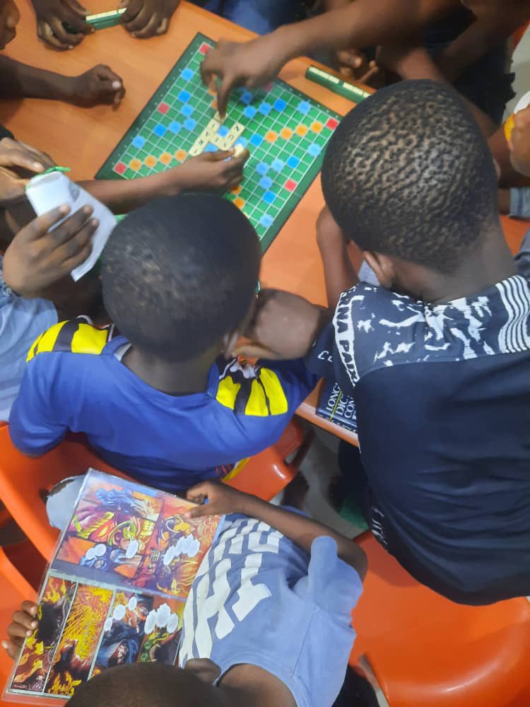 ZODML's tweet image. 📚 📚 A Special Saturday at the Green Library! 🌿

From Valentine’s reflections to Olaudah Equiano’s inspiring story, plus games &amp;amp; laughter—it was a day of learning and fun!

#GreenLibrary #Storytelling #HistoryForKids #LearningThroughPlay #zodml