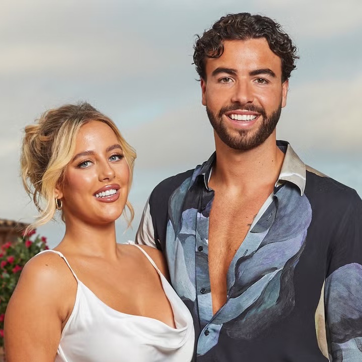sanaravishing's tweet photo. The WORST Winners in Love Island History

#LoveIsland https://t.co/TswOI5MfyW