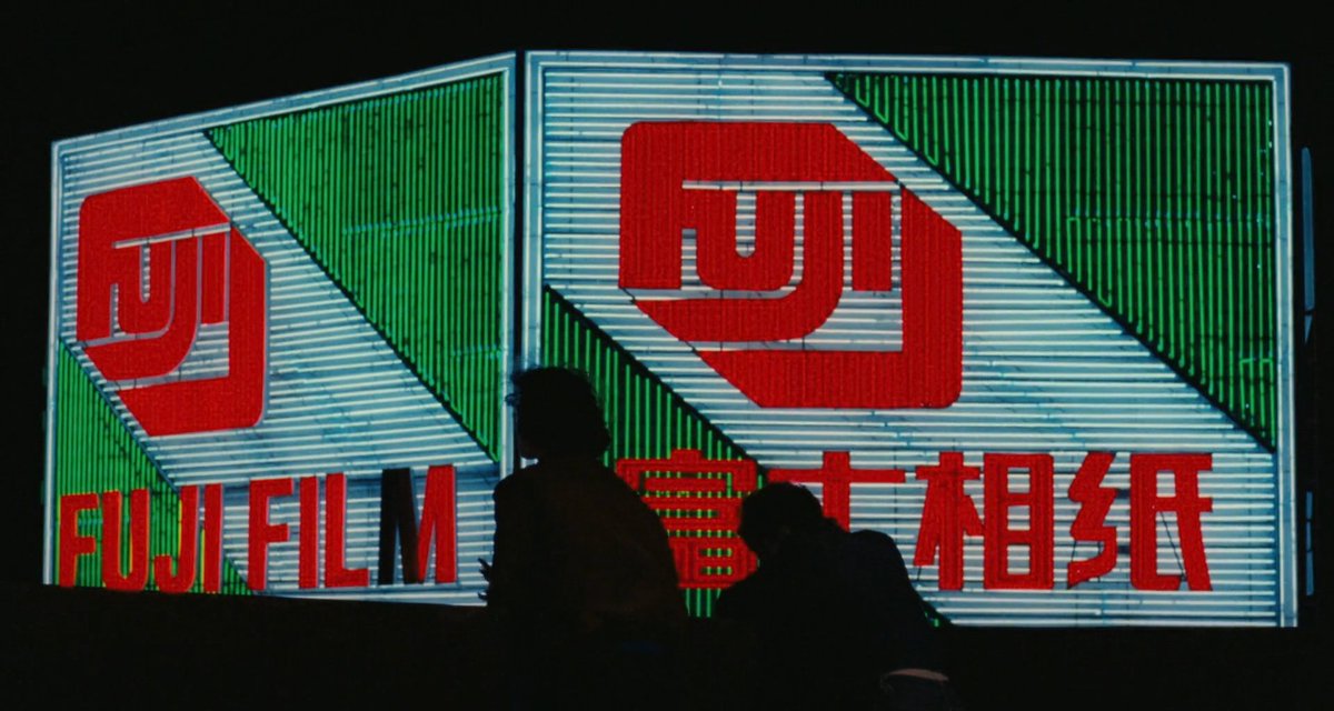 acacinema's tweet photo. (more) lonely people in neon cities https://t.co/yqQj79GJCH
