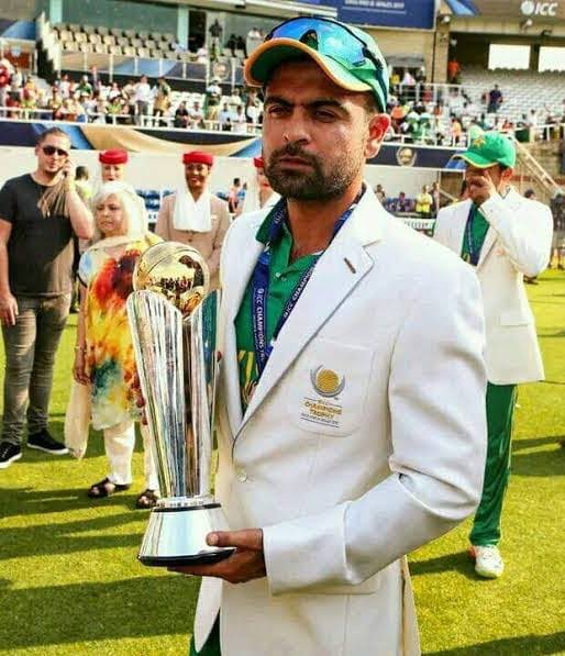 iamAhmadMustafa's tweet photo. C H A M P I O N 🏆
@iamAhmadshahzad 😎
•••
•••
•••
#AhmadShahzad #AhmadShahzadFamily #AS19 #FanForever #AhmedShehzad #PakistanCricket #Cricket https://t.co/j6Q22vzdMH