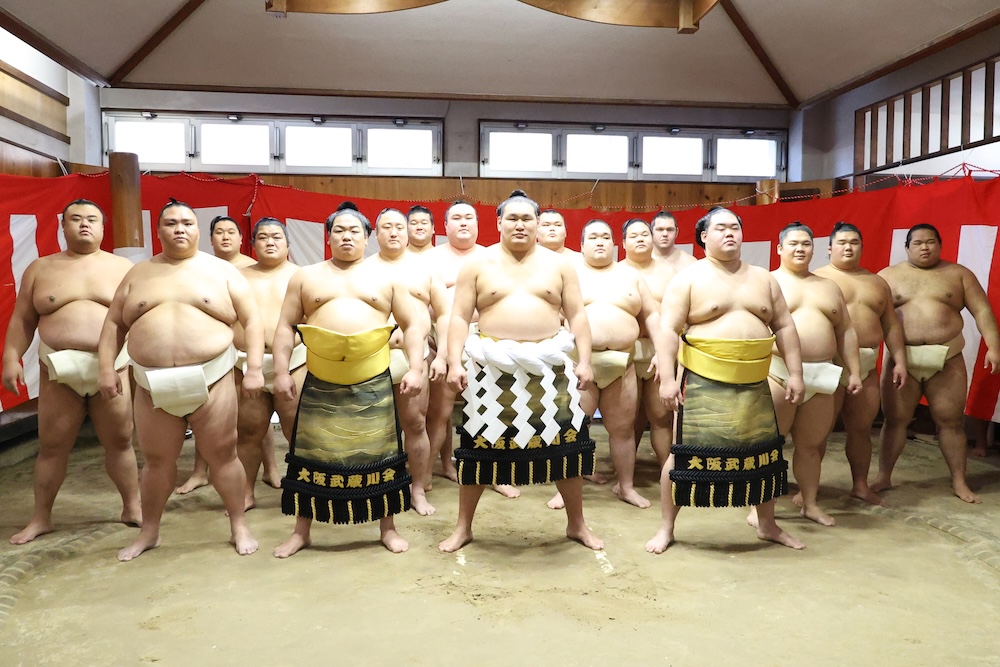 sumokyokai's tweet image. ＜今日の #大相撲クイズ 🎩 ＞
2025年2月19日(水)

Q、 大相撲の番付は6段階の階級に分かれています。
幕内・十両・幕下・三段目・序二段・序ノ口
これらの名称の中で一番古くからあったのはどれでしょうか？

1　幕内
2　三段目
3　序ノ口

正解はコチラ✅
sumo.or.jp/Entertainment/…

#sumo #相撲