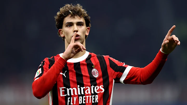 Nabhuto's tweet photo. Reminder Sérgio Conceição decided to sub out Santiago Gimenez 🇲🇽 and Christian Pulisic 🇺🇸 when AC Milan NEEDED 1 more goal and for some reason kept João Félix on the pitch... ❤️🖤

I really don't understand Conceição's obsession with João Félix man... I just don't get it 🤷🏽‍♂️ https://t.co/jsrLZsM6On