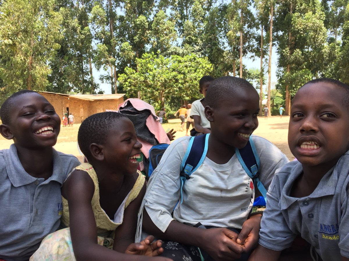 vangracecm's tweet image. Every smile we nurture is a stand against injustice, a spark of hope, and a step toward a brighter future. Let’s empower young girls to dream fearlessly and shine! ✨💪 #GirlPower #HopeAndHappiness #FearlessDreams #VangraceCompassion