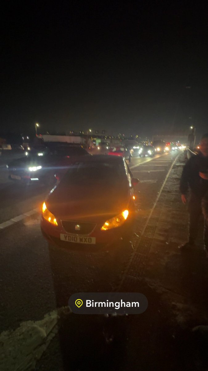 Car abandoned in Birmingham after breaking down, probs be nothing left of it when i get back. 

Do not care if we get to wembley tonight #bcafc