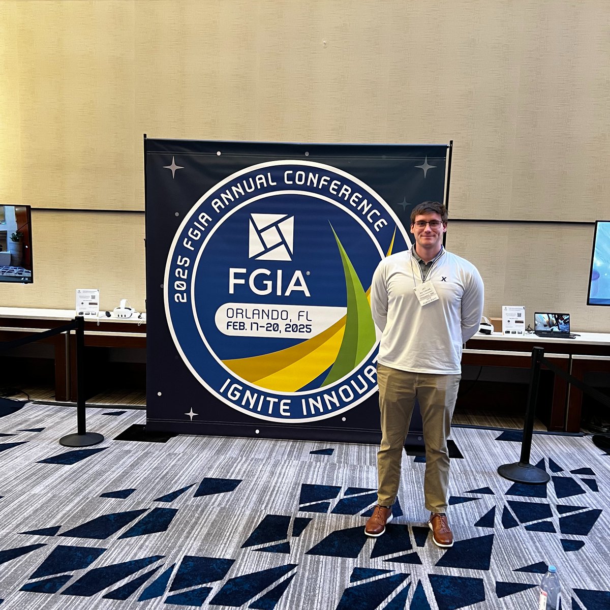 ErdmanCorp's tweet photo. Territory Sales Manager Jay Lesnett representing Erdman Automation at the FGIA Annual Conference in Orlando

Jay is enjoying the Florida sunshine while connecting with industry leaders. Meanwhile back in Minnesota we are freezing with a low of -19 today! ❄️🥶 https://t.co/Ug13HxisPD