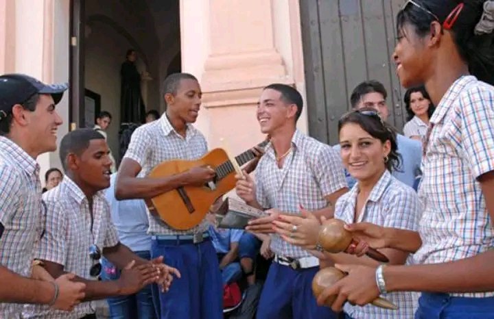 En el día del Instructor de arte, llegue la felicitación desde la #FMC65. Hoy en Guantánamo se celebra el acto nacional.
#MujeresEnRevolución  cuba.cu/cultura/2025-0…
#Cuba #CubaEsCultura