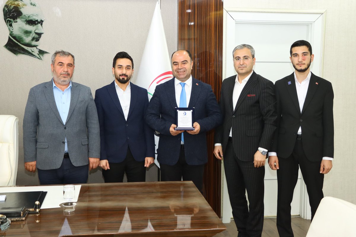 Milli Gençlik Derneği İl Başkanı Nebi Kaplan ve yönetim kurulu üyeleri, Belediye Başkanımız Nihat Çiftçi'yi ziyaret etti. 

Nazik ziyaretleri için teşekkür ediyoruz.