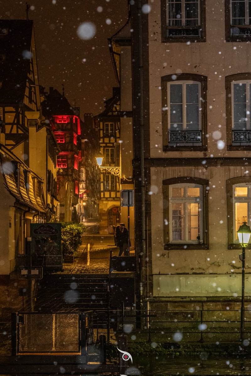 [AVIS DE RECHERCHE 💕]

Sur Instagram, ils pensent que c'est impossible de retrouver ce couple... immortalisé le 14/02 à 00h37 à #Strasbourg par @ChouettePhoto 👀

On leur montre que c'est possible sur #X ? ❤️🔄 Poke <a href="/PoliceNat67/">Police Nationale 67</a> 🧐 #OpérationValentins