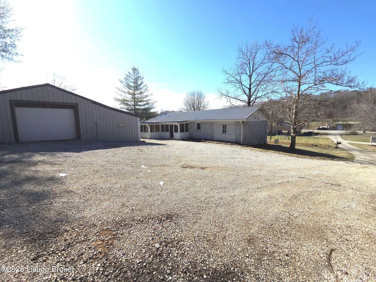 closing_ky's tweet photo. 125 Goodman St, Munfordville, KY 42765 just hit the market!
🛏 4
🛁 2.0
🏡 1,450
❤️ $229,000
Take a look at this incredible place!: https://t.co/0b4kwHYQVg https://t.co/dYWXT5YNqh