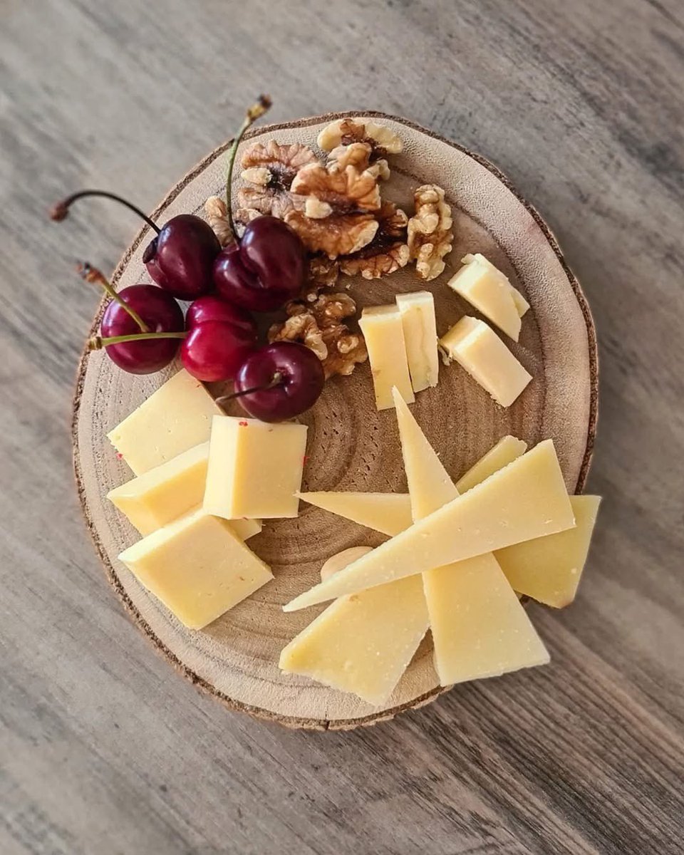 IbericoClub's tweet photo. Spanish Cheese Board coming up! https://t.co/sR34YJCHAD