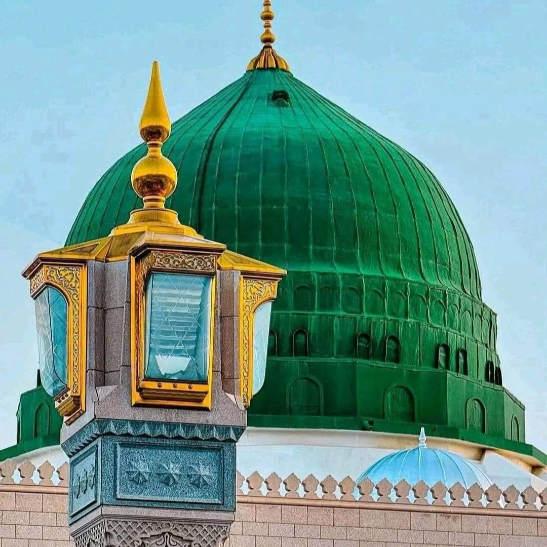 Esselamu Aleykum.. 

Ben ne kralım ne de sultan.
 Kureyşli kuru ekmek yiyen bir kadının yetimiyim."

 Hz.Muhammed (sav)🌹

Hayırlı ve huzurlu akşamlar..