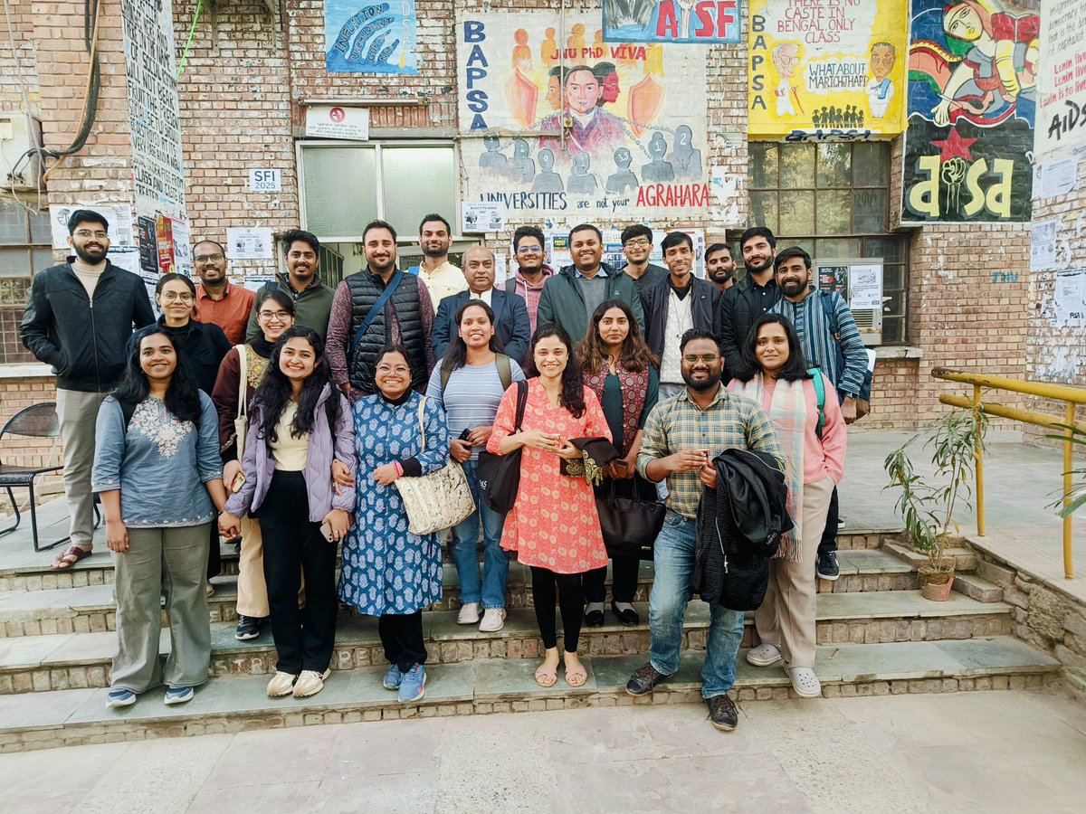_snehashish's tweet photo. 2 days long Research Scholars' symposium on Methodology of Social Sciences at CSSS, JNU, organised by Prof Vivek Kumar.
A compendium of essays with over 80 curated references would be coming soon. https://t.co/MQ46TzDQdu