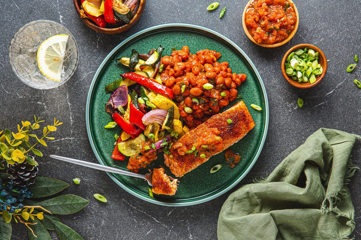MilkStreetCafe's tweet photo. Spice up your winter! Roasted with a California BBQ dry rub, topped with fresh salsa, and served with pinto beans &amp; grilled veggies—this dish brings bold flavors to your next event! 

#MilkStreetCafe #SantaMariaSalmon #BostonEats #CorporateCatering #BoldFlavors https://t.co/a4Kw6BOtci