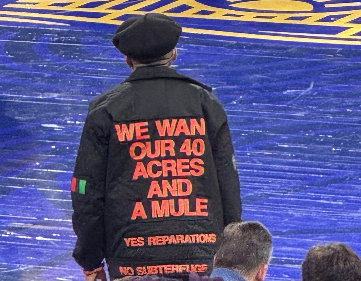 KINGQHEFNER's tweet photo. J.G. WENTWORTH BEEN QUIET EVER SINCE THIS COAT WAS MADE.. https://t.co/ffHzQuOhGL