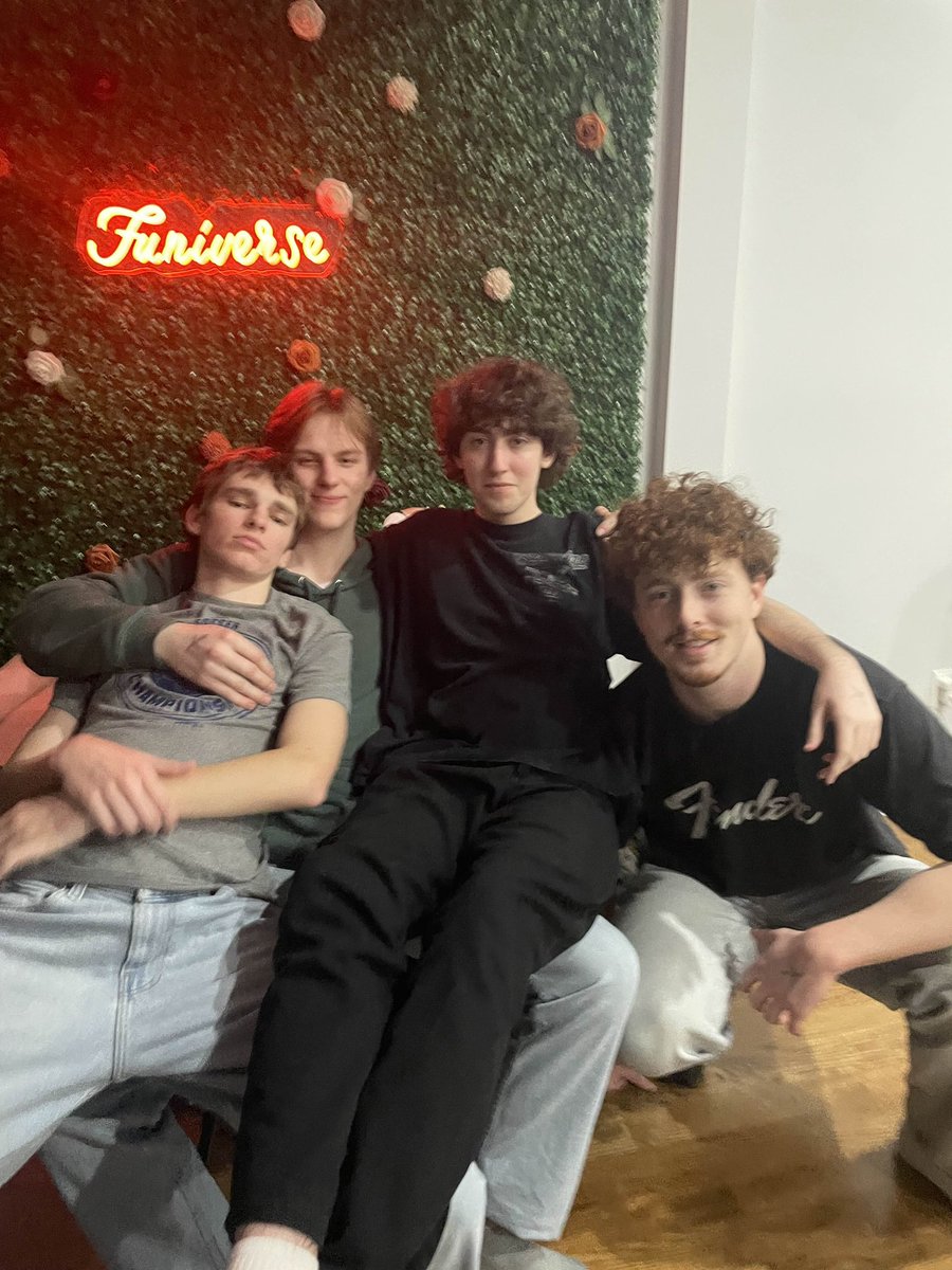 ToasterR6's tweet image. Despite ICE deporting us from our bnb at 3AM I still had a blast in Boston. It’s Always a great time getting to meet everyone. #PANG #BostonPorchPisser #JCT4L