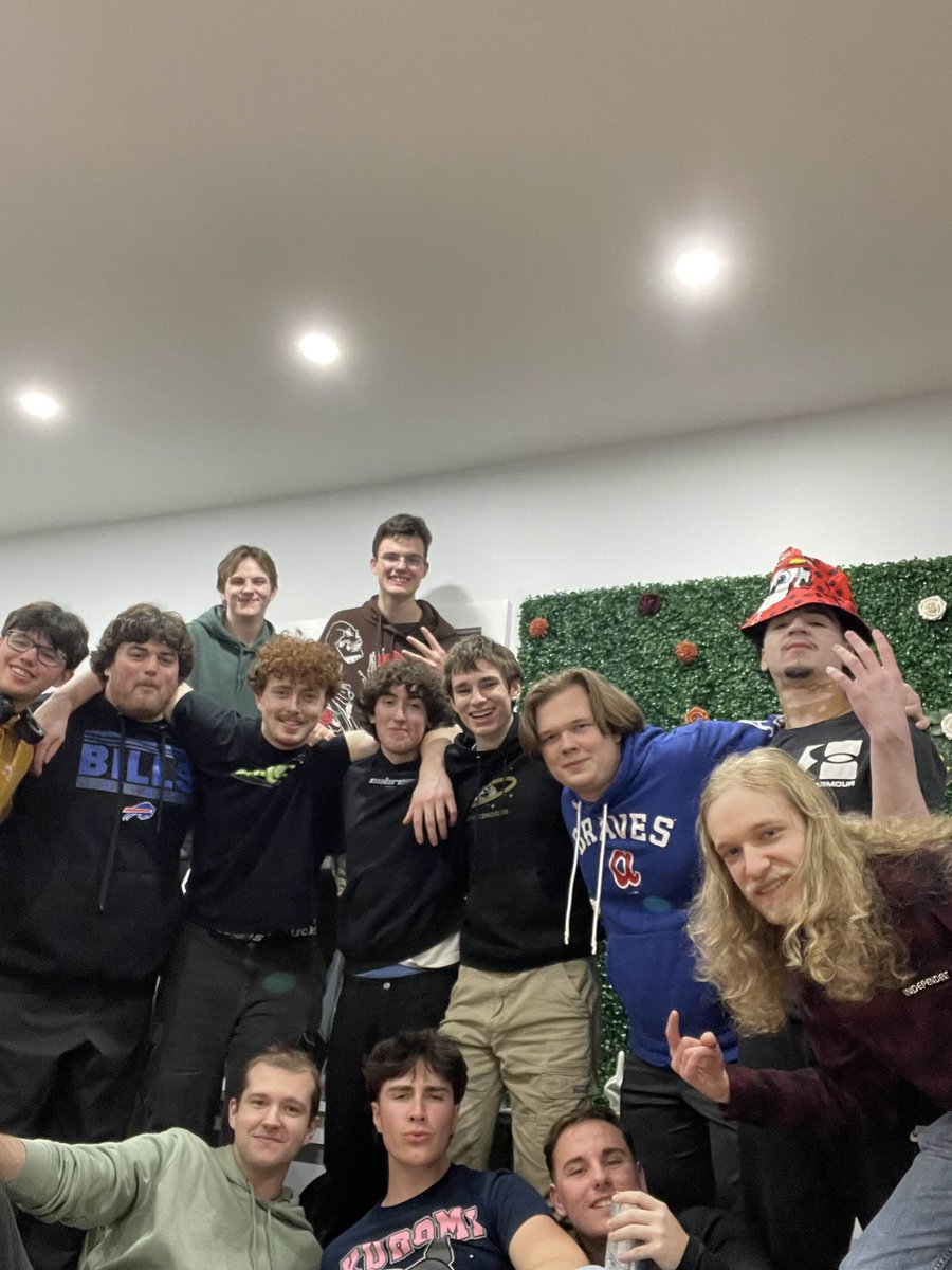 ToasterR6's tweet image. Despite ICE deporting us from our bnb at 3AM I still had a blast in Boston. It’s Always a great time getting to meet everyone. #PANG #BostonPorchPisser #JCT4L