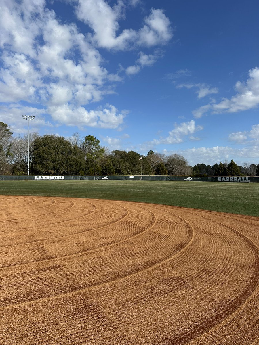 DIRTGottaLoveIt's tweet photo. Fresh new infield at @LHSgatorbbl 🔥
Good luck to @coachforever11 and the Gators this season!
@STECEquip #Turfaceproducts #DIRTGottaLoveIt #sportsturf #over60yearsstrong
@hfasportsturf https://t.co/FHQgvG9vgb