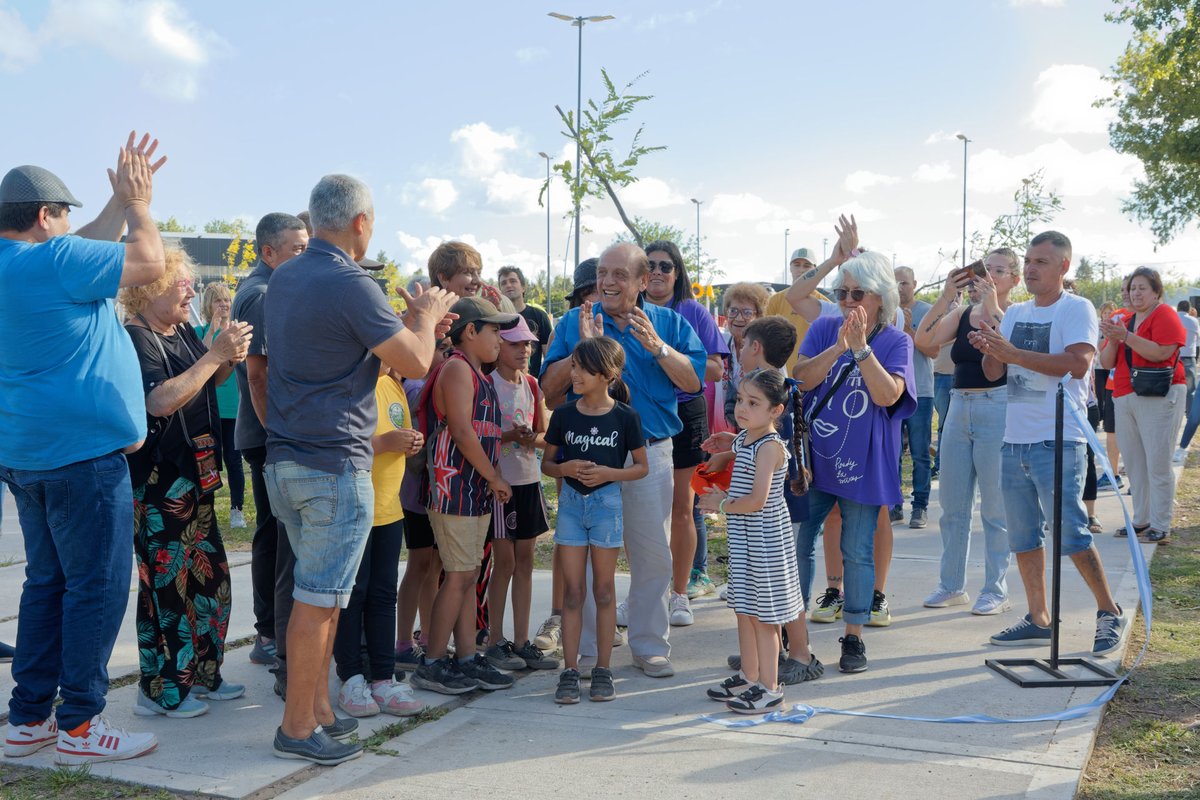 MuniBerazategui's tweet image. MÁS OBRAS: MÁS ESPACIOS PARA DISFRUTAR EN #BERA🌻🌳🌸🌷

Vecinos y vecinas ya pasan sus tardes en la nueva Plaza Vecinal #ElPato, donde: