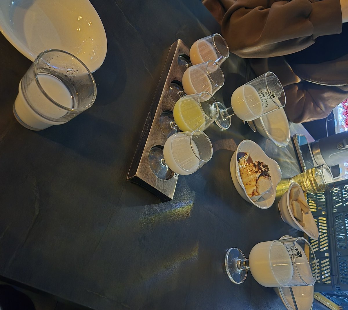 콩이가 급으로 초대 끌린ㄷㅏ는데
기존 대기자 분들이 연락이 안되서
급으로 한분 구해요
양식 맞춰서 라인으로 톡주세요

#부커 #커플 #부부 #섹트 
#초대 #전남 #경남 #광주 
#순천 #광양 #사천 #진주 #여수