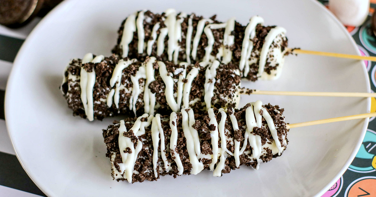 Easy Oreo Marshmallow Pops Recipe mamalikestocook.com/oreo-marshmall…