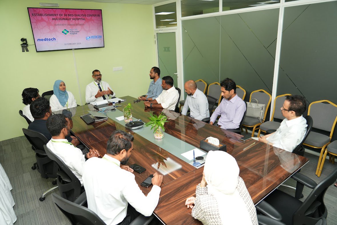 HMH_mv's tweet photo. Today, we officially signed the agreement for the establishment of a 30 bed Dialysis Center at HMH! With 90 days of civil works, this project is set to enhance dialysis services to meet the growing healthcare needs of the expanding Hulhumale’ population.

#Medtech
#Medcom https://t.co/cP6HzfVykG