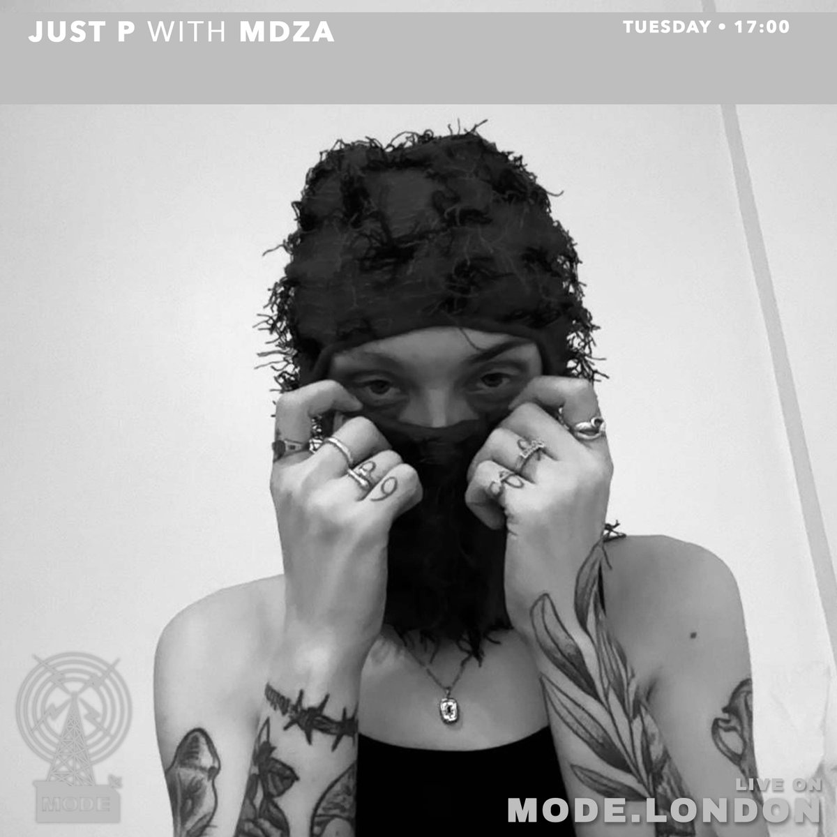 Moderadiolondon's tweet image. #JustP live in session joined by #QUEENIEPRINX #MDZA #Dr.T &amp;amp; #fathands getting the party vibes going with UK Funky, UK Garage, Baile Funk &amp;amp; Afro House

Mode.London