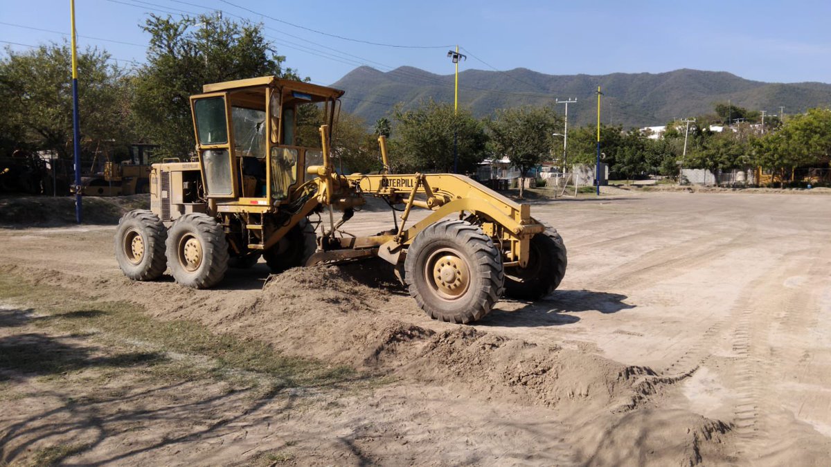 Estamos limpiando y rehabilitando el campo de fútbol “La Bombonera” en La Presita. ¡Espacios dignos y seguros para todas las familias! ⚽💪 

#ObrasPúblicas #TrabajandoPorTi #EspaciosDignos #GobiernoCercano