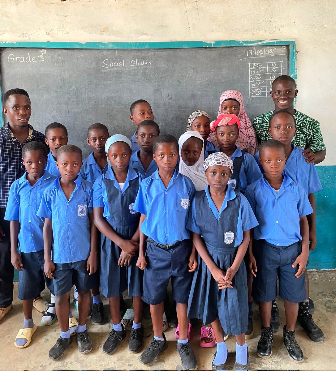 AMJ_Liberia's tweet photo. On February 17, 2025, co-founders of the American NGO @fourhunger visited Masroor Ahmadiyya School in Tienii, #capemount , Liberia. The visit aimed to explore how the #AhmadiyyaMuslim Jama'at is running the school in a remote area ... 1 https://t.co/MDtS55r7E5
