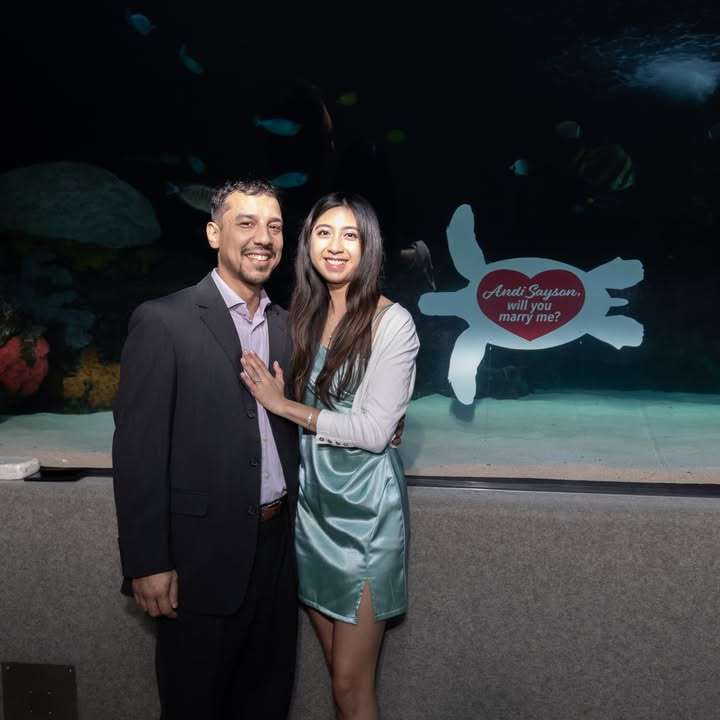 VAAquarium's tweet photo. Congratulations to Gabriel and Andi on your engagement at ValenTide's last week! 😍💕 Thank you so much for letting us be a part of this beautiful moment in your lives. Wishing you the best!

Photos: A proposal between guests Gabriel and Andi at ValenTide's (she said yes!). https://t.co/nMRwtThwrY