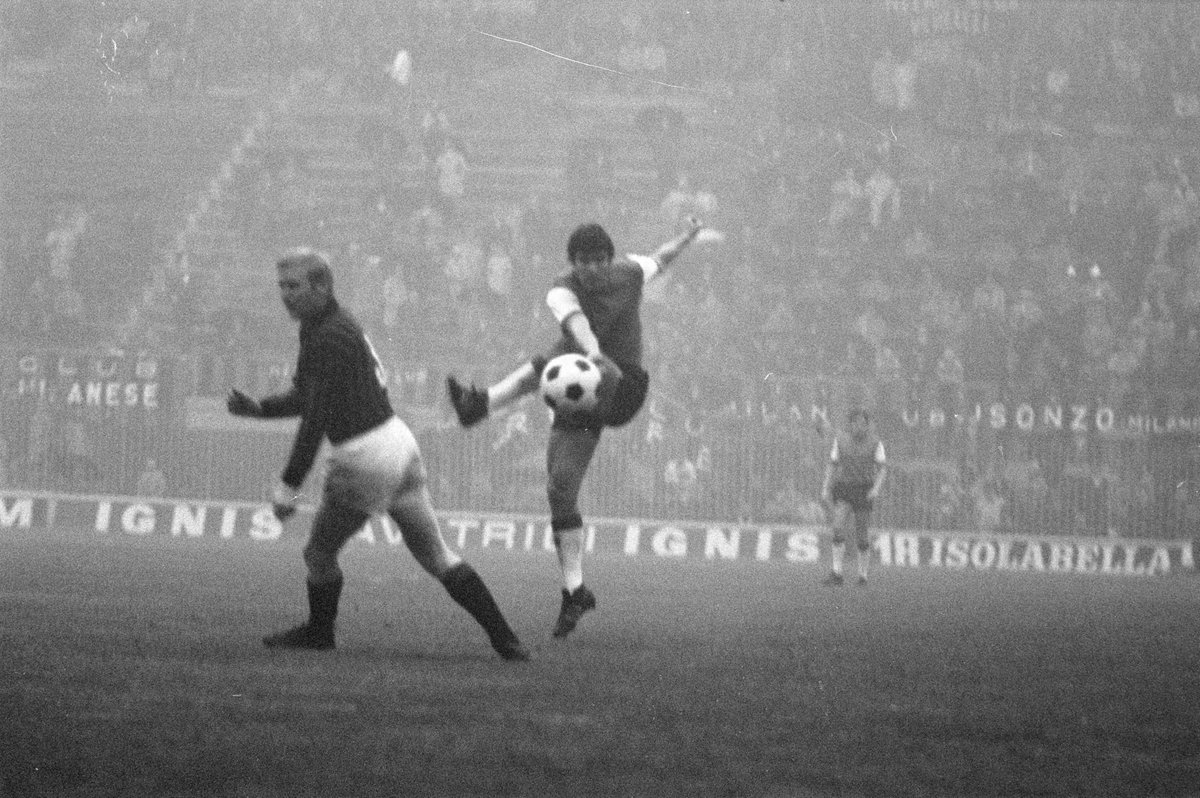 Transferwaarde basiself AC Milan:     € 396,00
Transferwaarde basiself Feyenoord : € 123,25

En toch.... Forza Faienoord!

#Feyenoord #milfey