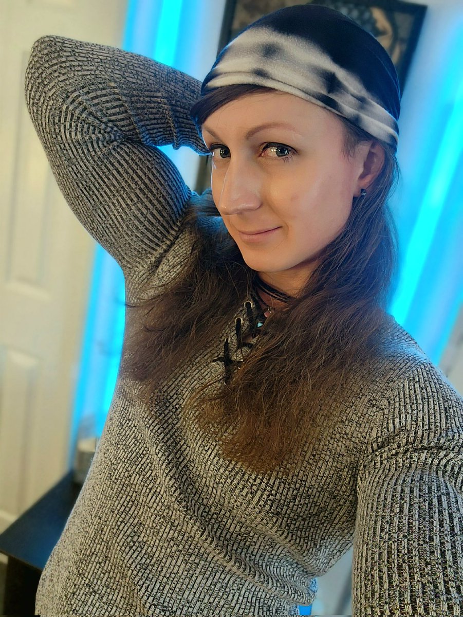 RealMacW's tweet image. It's cold and I'm being cozy at home.