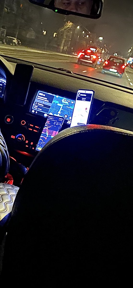 Jaki jest status hossy jak w Taxi już handlują? 
Z pogawędki: long Nasda-100 (<a href="/hedgefundowiec/">hedgefundowiec</a>); W20 a z krypto Ether. 

Pan o <a href="/EtfBeta/">BETA ETF</a> nie słyszał ale ETF dla frajerow 😅 potem zmiękczył ze dla tych co nie lubią emocji 🤣