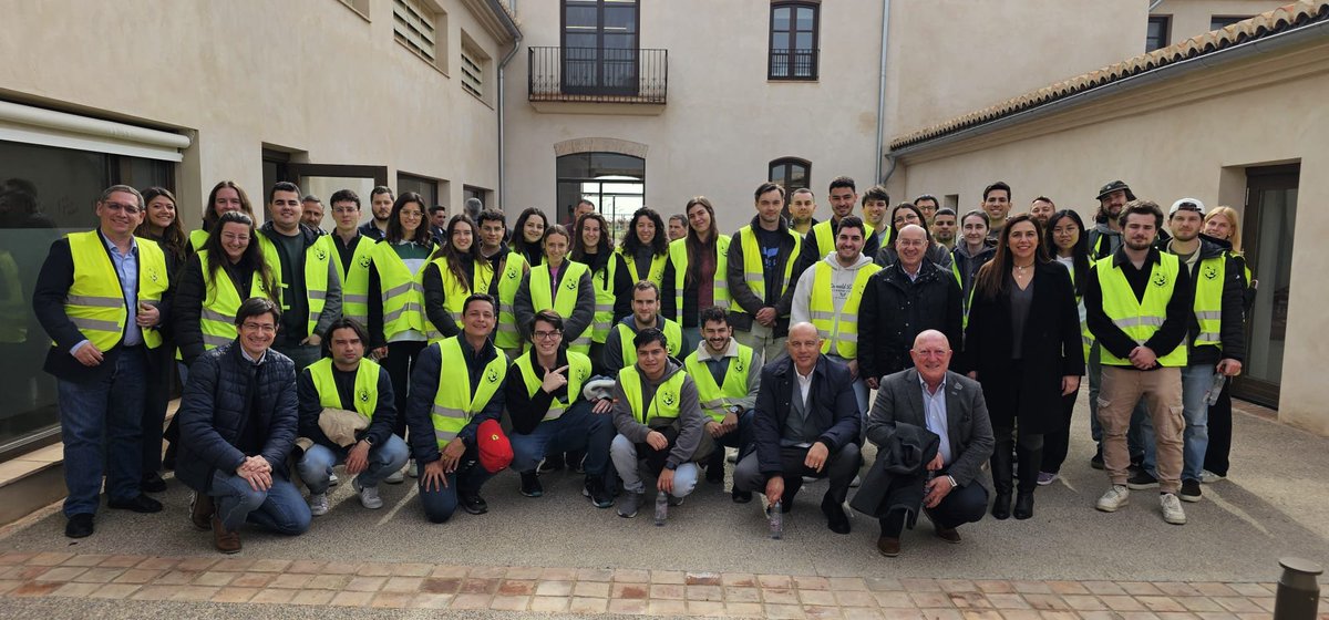 Caminos UPV (@caminosupv) on Twitter photo 🔵 En el marco de las actividades de la #CátedraRover-UPV, hoy hemos tenido una visita de estudiantes del #MUICCP a las obras de la megafactoria de Sagunto y de urbanización de Parc Sagunt.
Gracias a la <a href="/generalitat/">Generalitat</a> y <a href="/parc_sagunt/">parcsagunt</a> por la acogida.
<a href="/RoverGrupo/">Rover Grupo</a> 🔵 En el marco de las actividades de la #CátedraRover-UPV, hoy hemos tenido una visita de estudiantes del #MUICCP a las obras de la megafactoria de Sagunto y de urbanización de Parc Sagunt.
Gracias a la <a href="/generalitat/">Generalitat</a> y <a href="/parc_sagunt/">parcsagunt</a> por la acogida.
<a href="/RoverGrupo/">Rover Grupo</a>